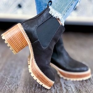 BLACK ALEJANDRO BOOTIES MIA